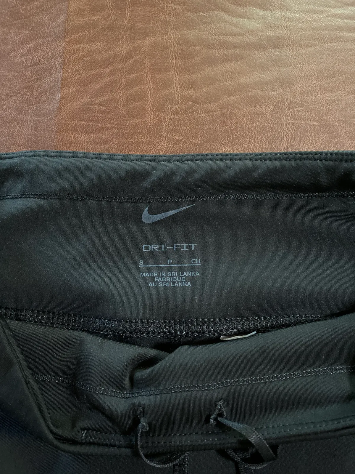 Nike Dri-Fit cropped capri performance pants